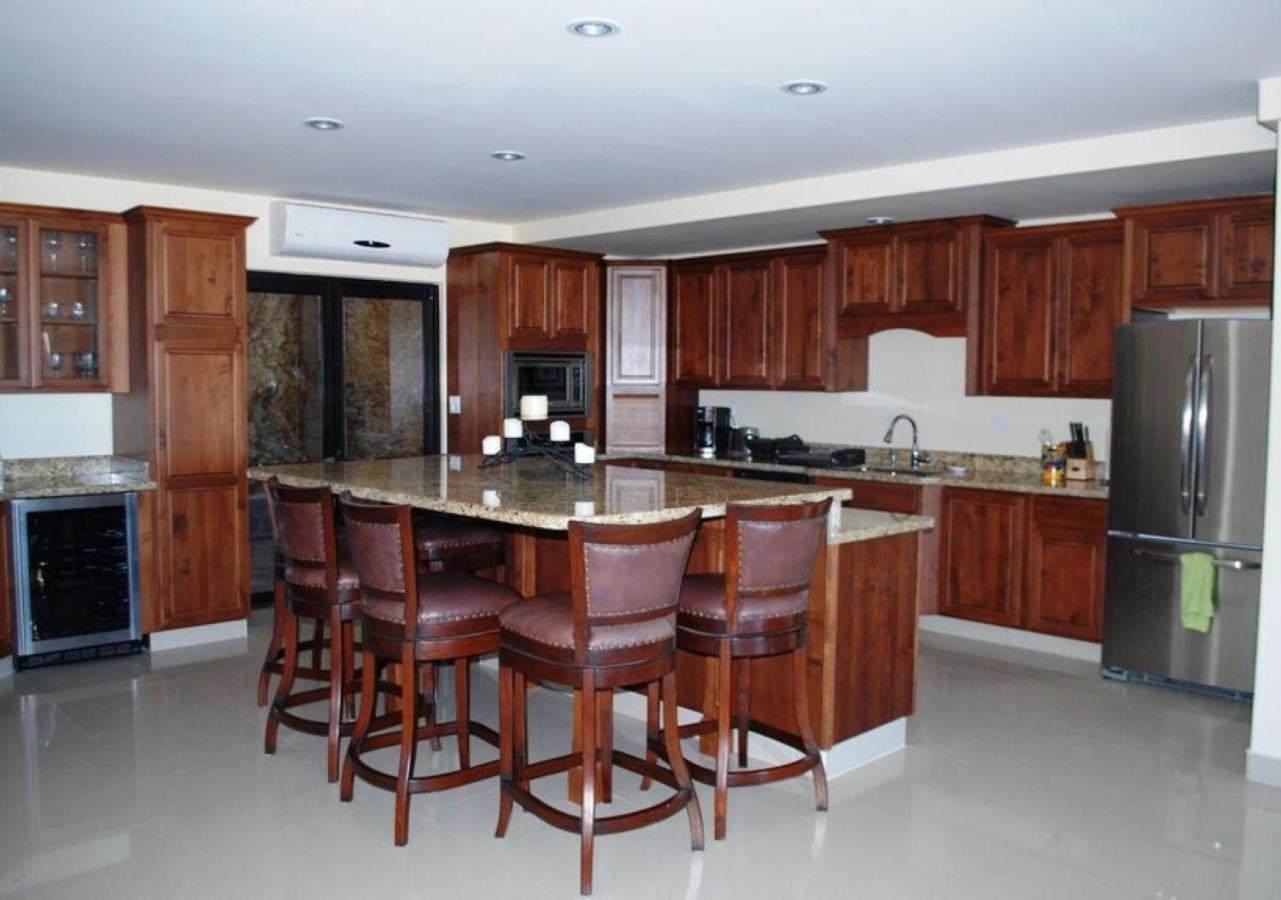 Luxury With Two Pools, Great For Large Groups *